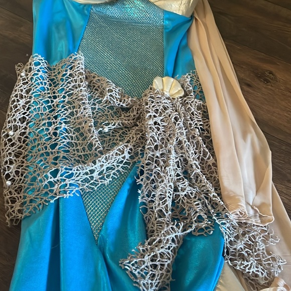Size Small Sea Goddess Adult Costume with Accessories - Picture 3 of 5